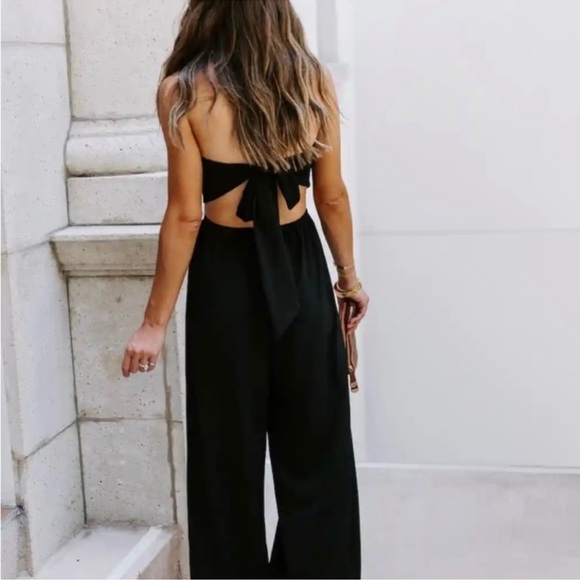 🚨MAKE AN OFFER🚨 VICI Black Circle Cut Out Jumpsuit - Picture 2 of 5